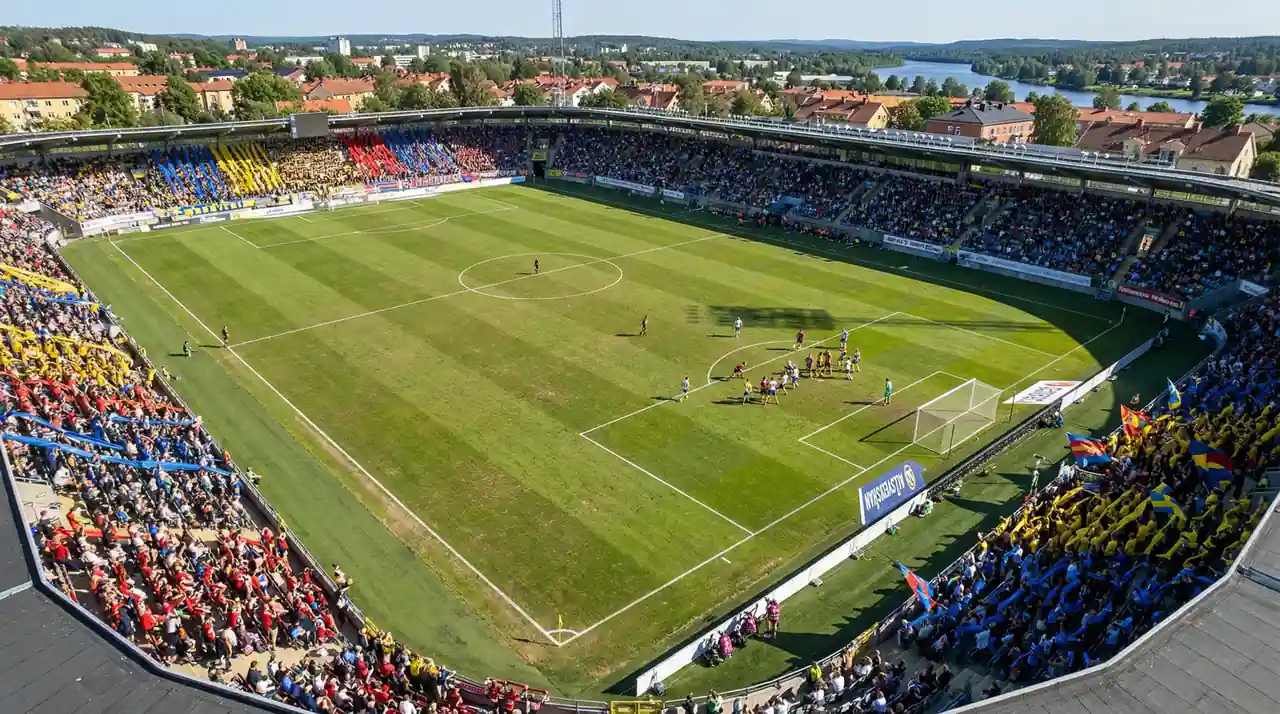 Allsvenskan ligaformat - sexton lag på en grön fotbollsplan